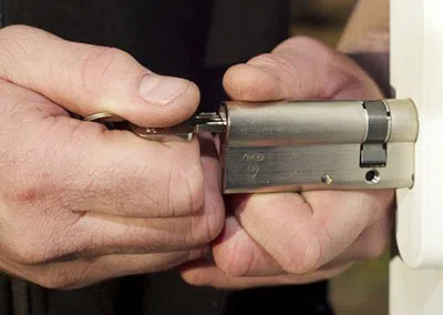 Super Locksmith Services Providence, RI 401-262-3025 Super Locksmith Services Providence, RI 401-262-3025 - 29-10